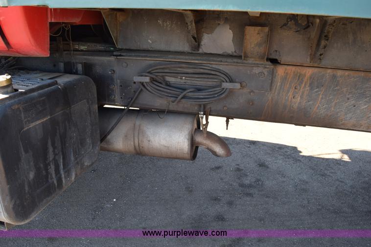 image for item J1972 1994 GMC TopKick dump truck