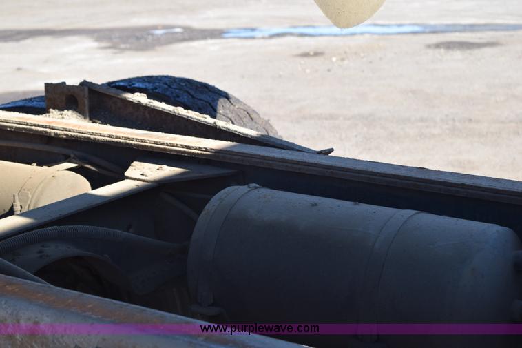 image for item J1972 1994 GMC TopKick dump truck