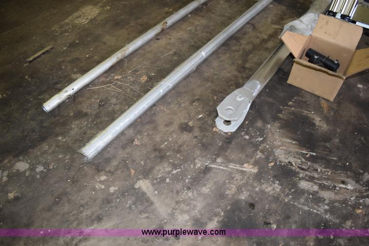 image for item J1972 1994 GMC TopKick dump truck