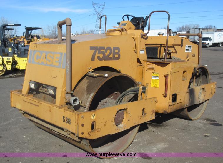 image for item J1976 Case 752B vibratory double drum roller