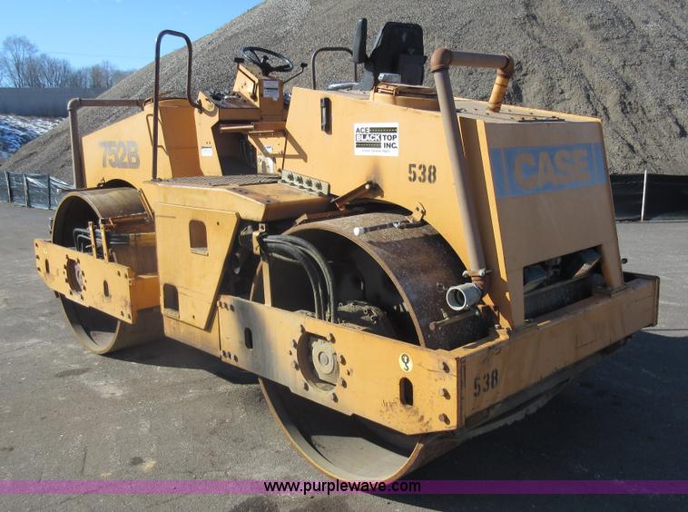 image for item J1976 Case 752B vibratory double drum roller