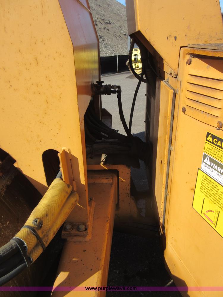 image for item J1976 Case 752B vibratory double drum roller