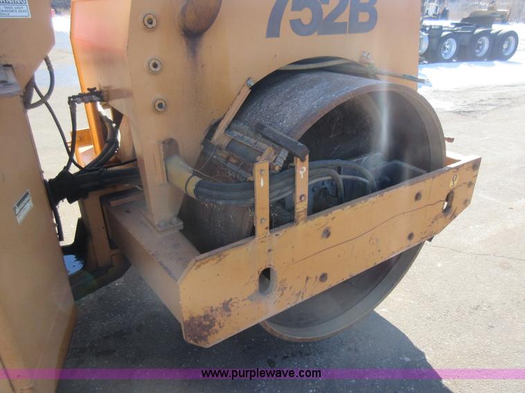 image for item J1976 Case 752B vibratory double drum roller