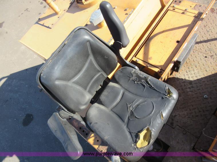 image for item J1976 Case 752B vibratory double drum roller