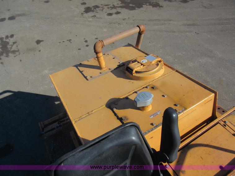 image for item J1976 Case 752B vibratory double drum roller