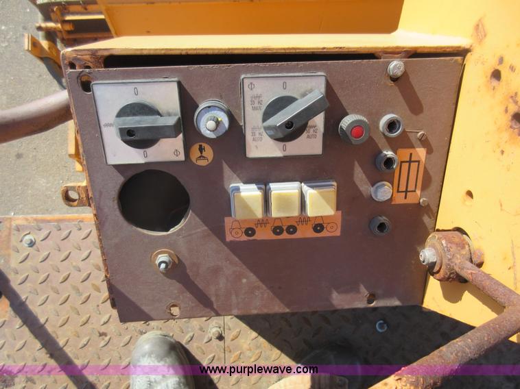 image for item J1976 Case 752B vibratory double drum roller