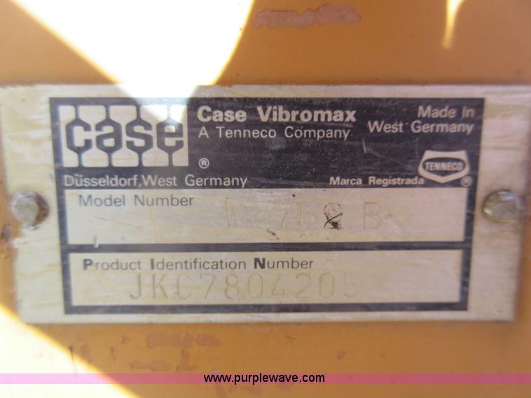 image for item J1976 Case 752B vibratory double drum roller