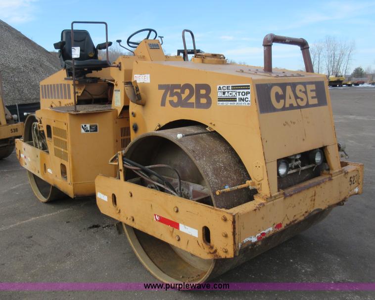 image for item J1977 Case 752B double drum roller