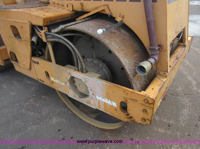 image for item J1977 Case 752B double drum roller