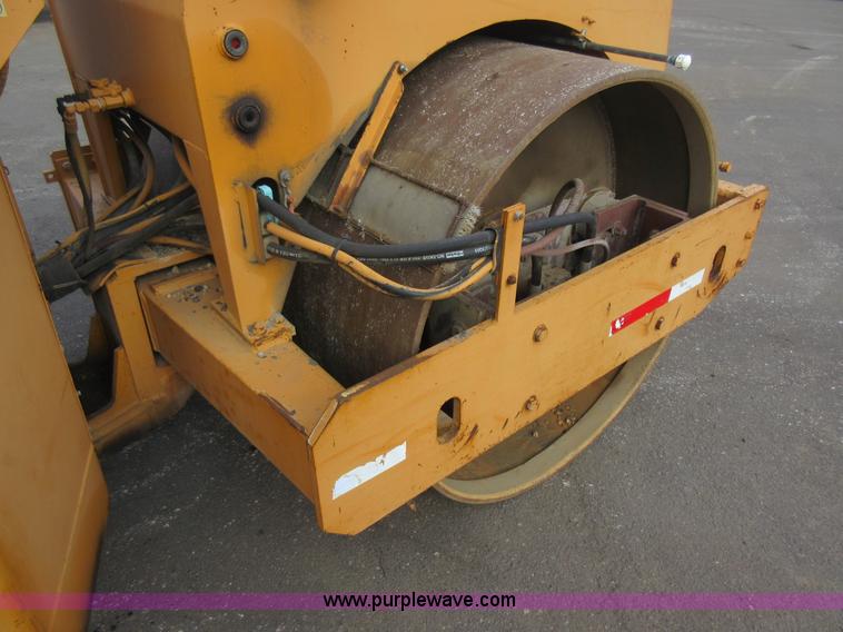 image for item J1977 Case 752B double drum roller