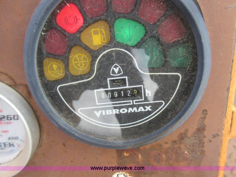 image for item J1977 Case 752B double drum roller