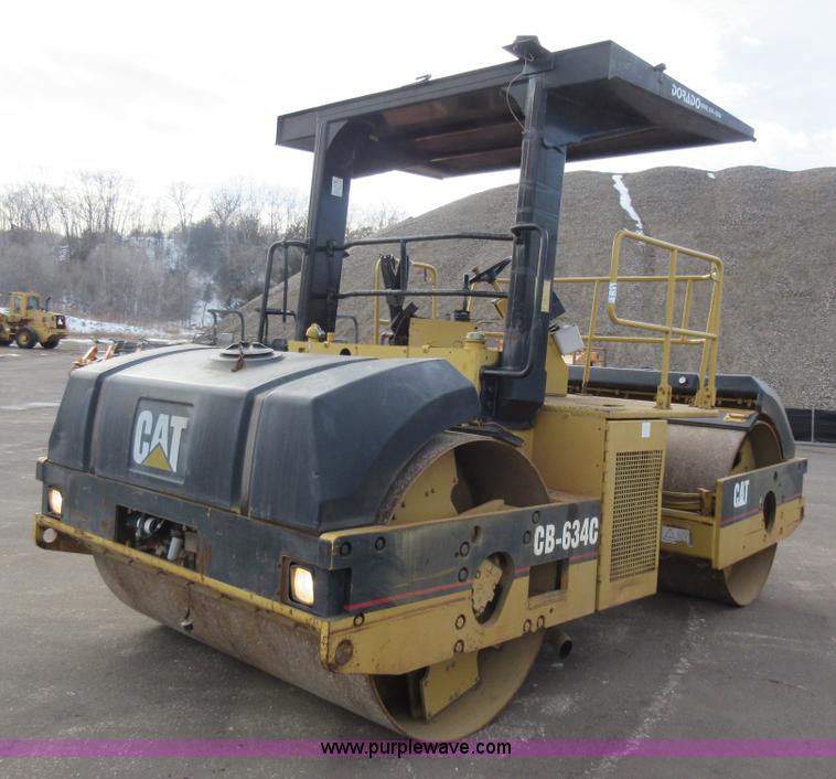 image for item J1978 Caterpillar CB634C vibratory double drum roller