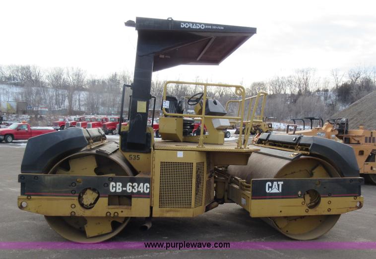 image for item J1978 Caterpillar CB634C vibratory double drum roller