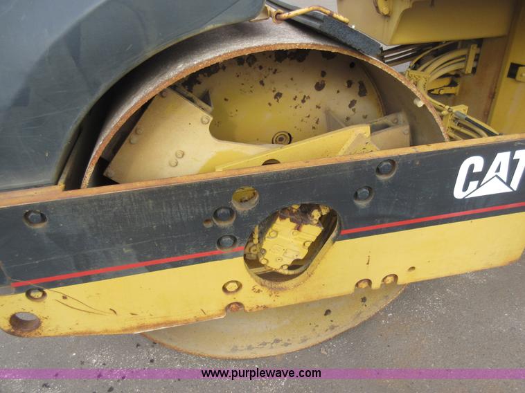 image for item J1978 Caterpillar CB634C vibratory double drum roller