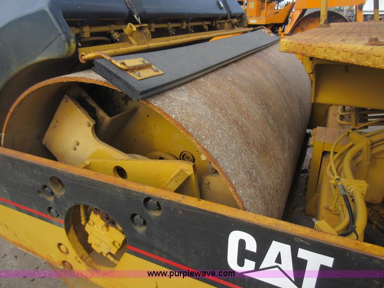 image for item J1978 Caterpillar CB634C vibratory double drum roller