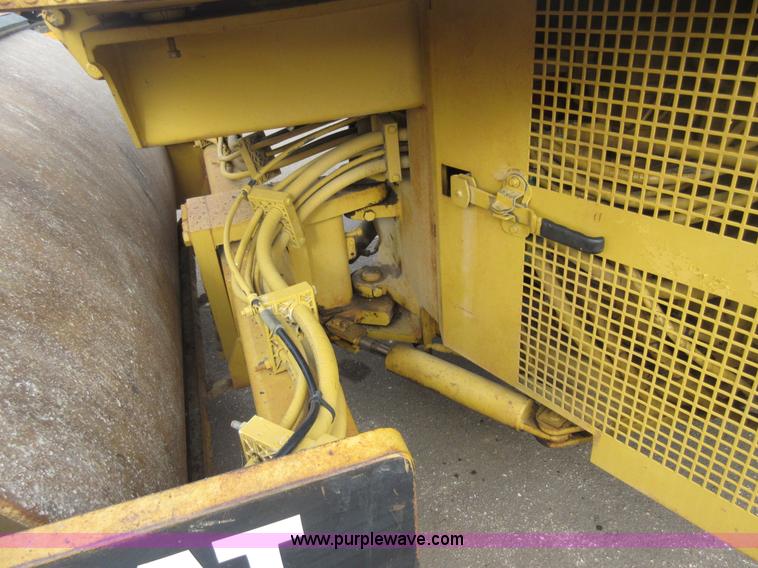 image for item J1978 Caterpillar CB634C vibratory double drum roller