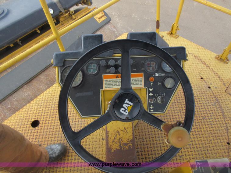 image for item J1978 Caterpillar CB634C vibratory double drum roller