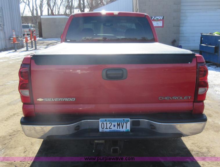 image for item J1980 2003 Chevrolet Silverado 1500 Ext. Cab pickup truck