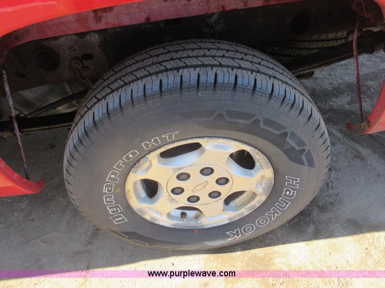 image for item J1980 2003 Chevrolet Silverado 1500 Ext. Cab pickup truck