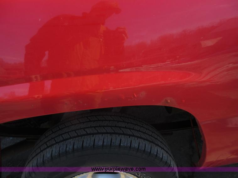 image for item J1980 2003 Chevrolet Silverado 1500 Ext. Cab pickup truck