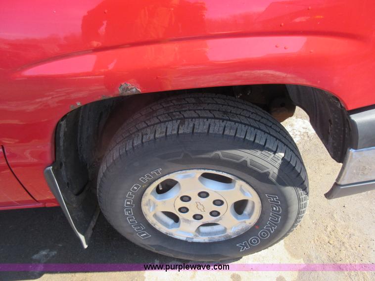 image for item J1980 2003 Chevrolet Silverado 1500 Ext. Cab pickup truck