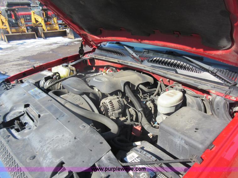 image for item J1980 2003 Chevrolet Silverado 1500 Ext. Cab pickup truck