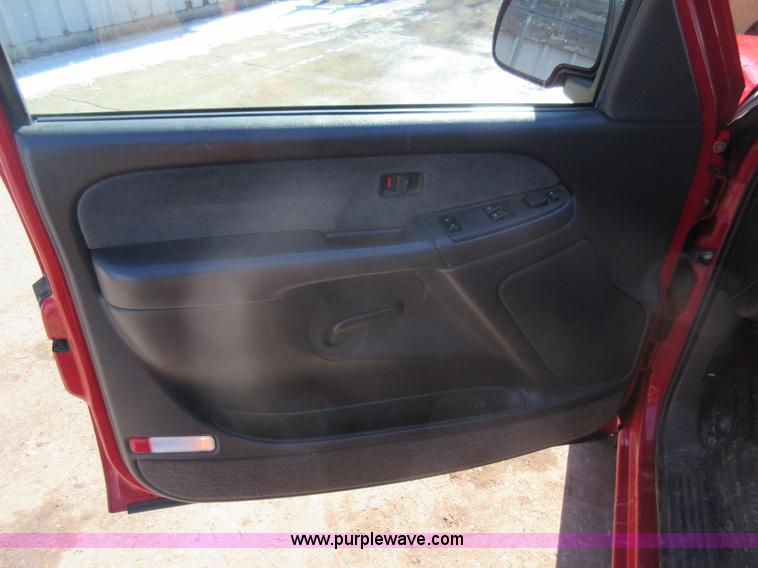 image for item J1980 2003 Chevrolet Silverado 1500 Ext. Cab pickup truck