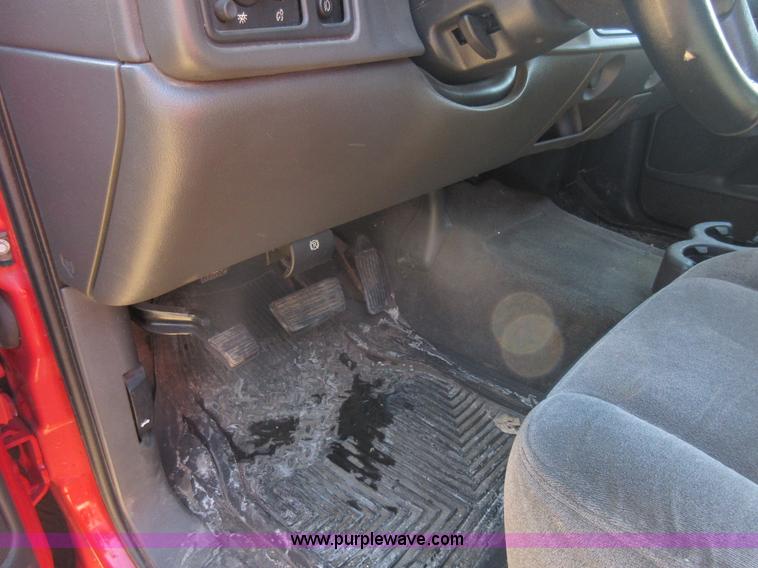 image for item J1980 2003 Chevrolet Silverado 1500 Ext. Cab pickup truck