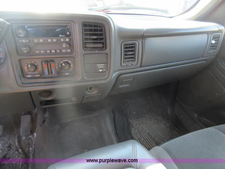 image for item J1980 2003 Chevrolet Silverado 1500 Ext. Cab pickup truck