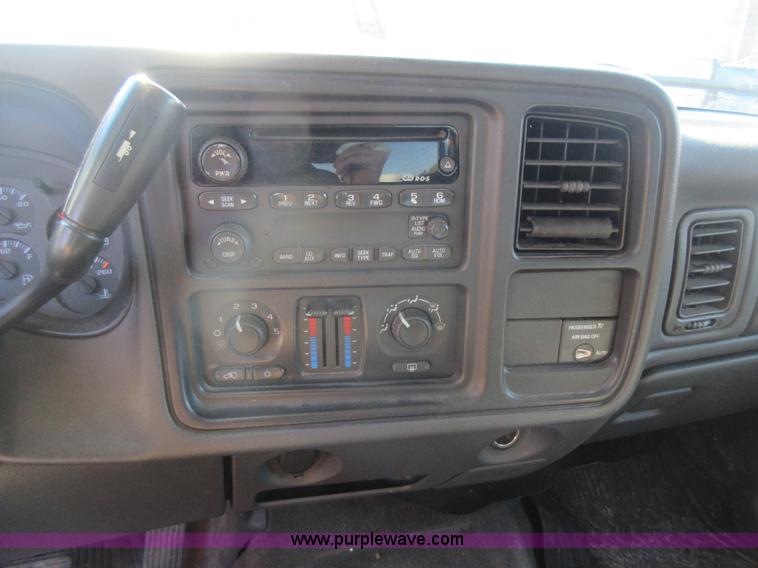 image for item J1980 2003 Chevrolet Silverado 1500 Ext. Cab pickup truck