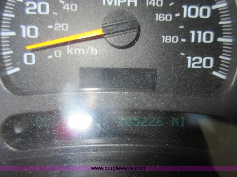 image for item J1980 2003 Chevrolet Silverado 1500 Ext. Cab pickup truck