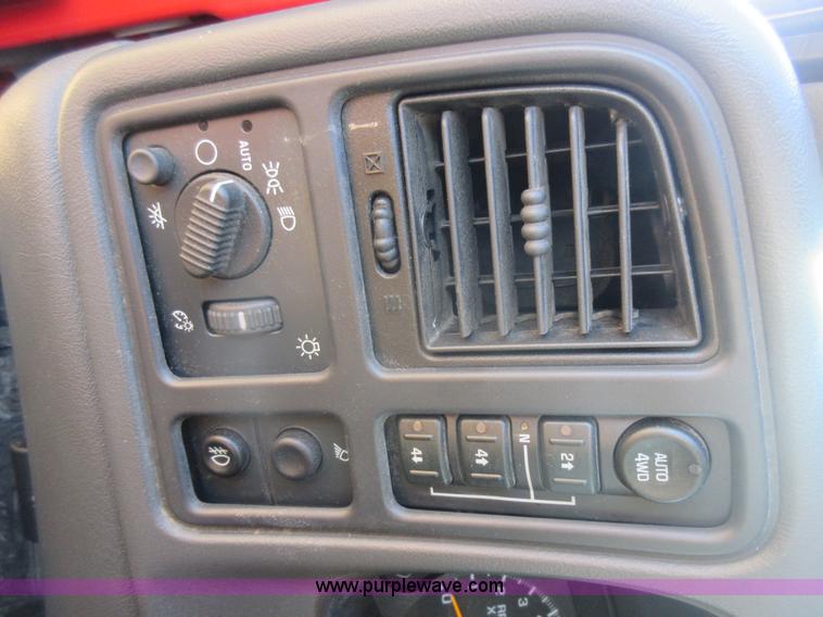 image for item J1980 2003 Chevrolet Silverado 1500 Ext. Cab pickup truck