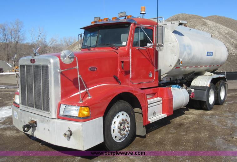 image for item J1981 1996 Peterbilt 377 water truck