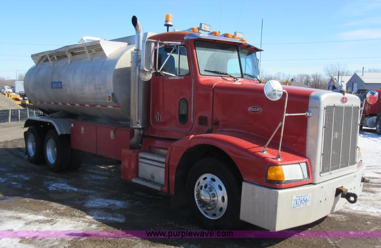image for item J1981 1996 Peterbilt 377 water truck