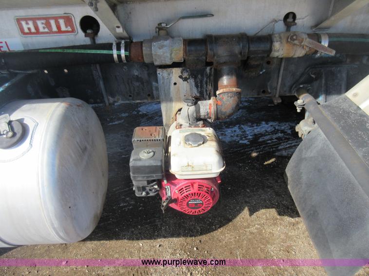 image for item J1981 1996 Peterbilt 377 water truck