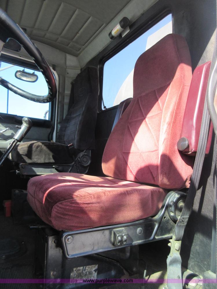 image for item J1981 1996 Peterbilt 377 water truck