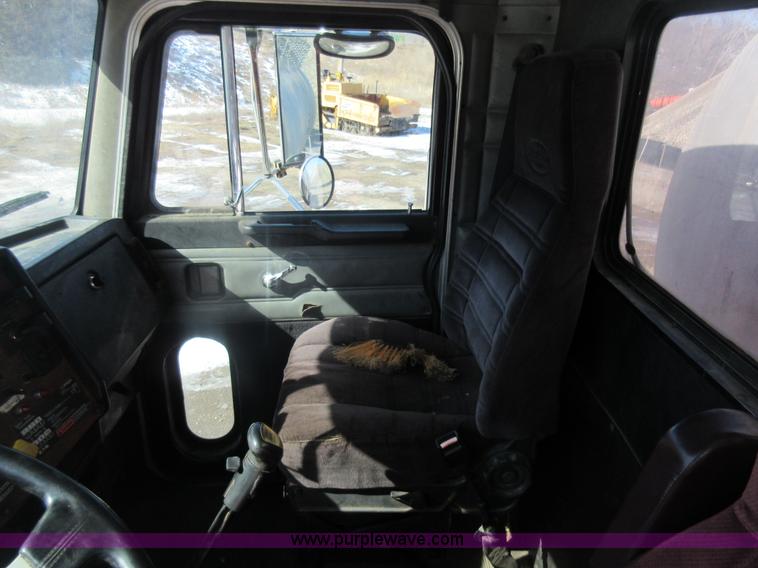 image for item J1981 1996 Peterbilt 377 water truck