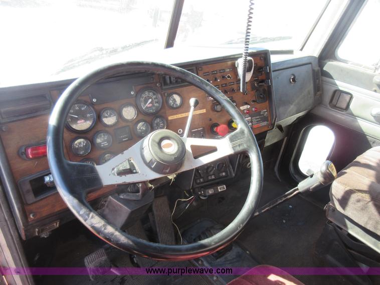 image for item J1981 1996 Peterbilt 377 water truck