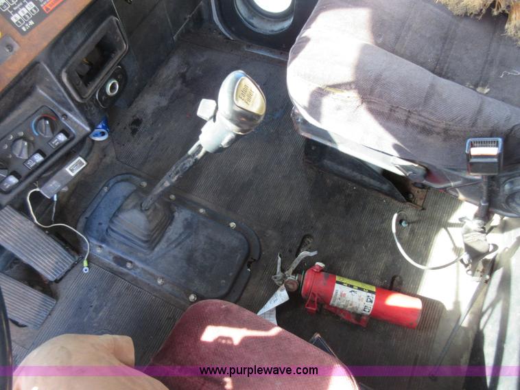 image for item J1981 1996 Peterbilt 377 water truck