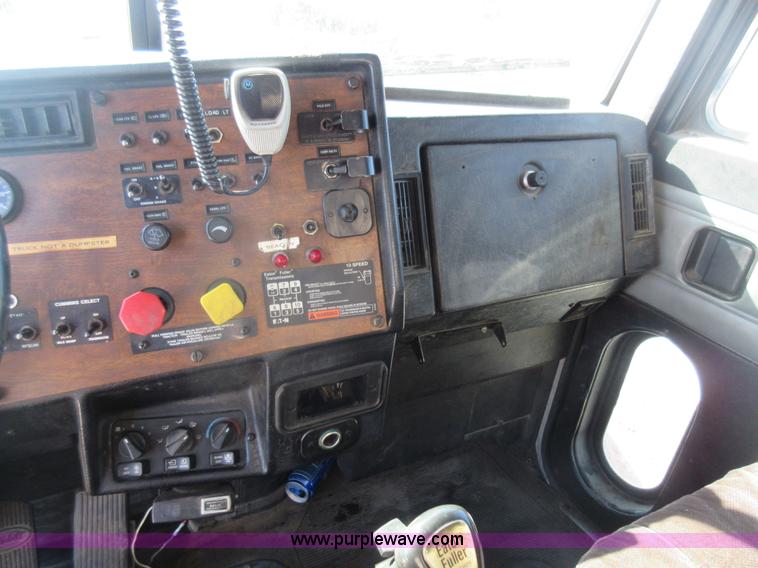 image for item J1981 1996 Peterbilt 377 water truck