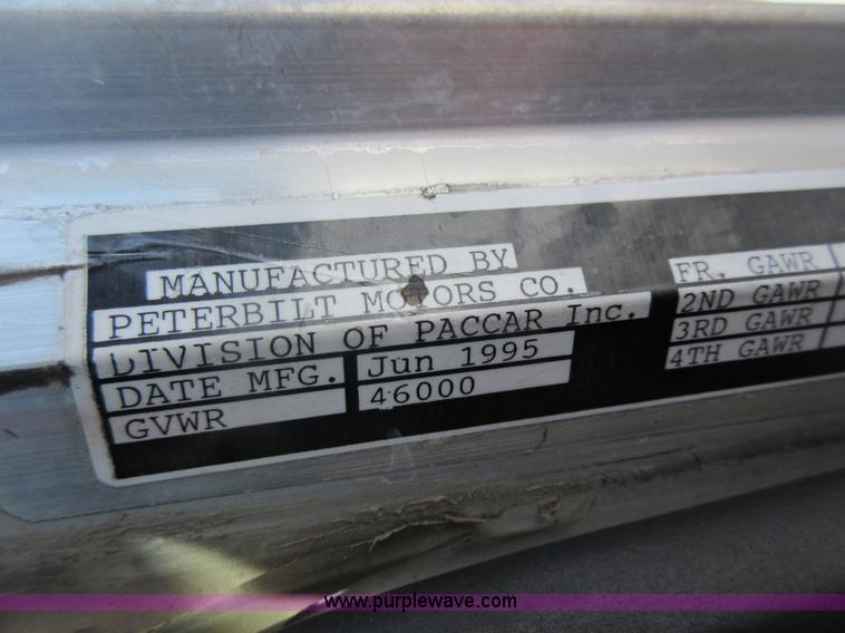 image for item J1981 1996 Peterbilt 377 water truck