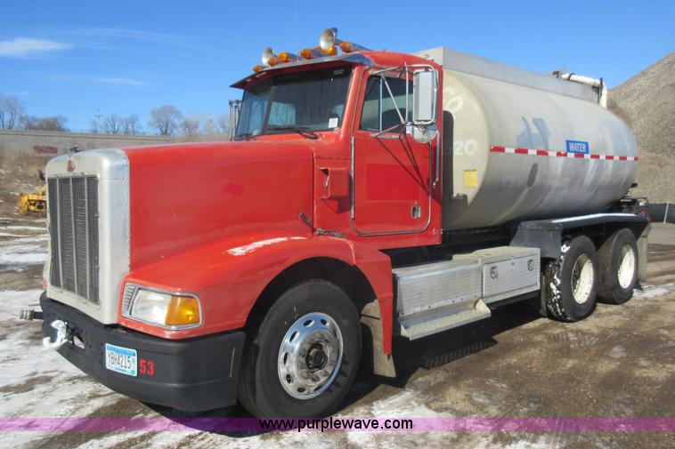 image for item J1982 1995 Peterbilt 377 water truck