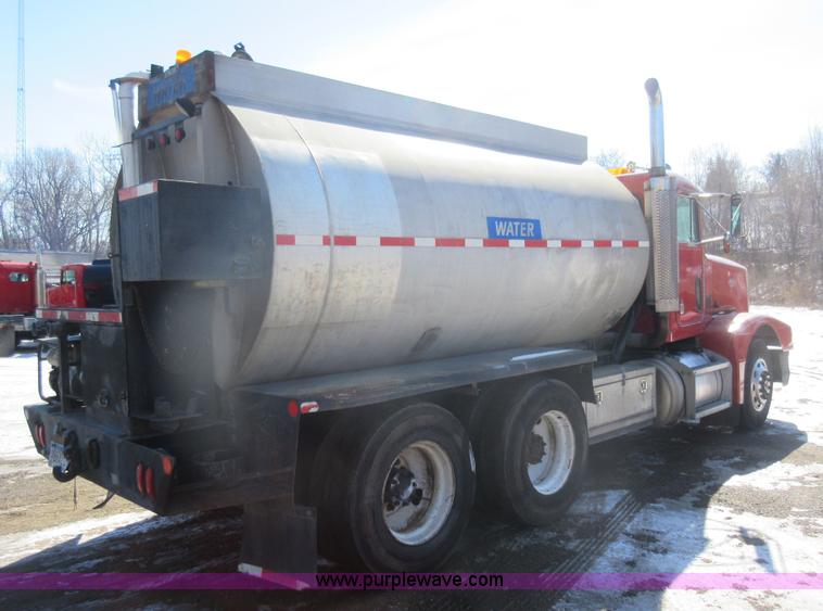 image for item J1982 1995 Peterbilt 377 water truck