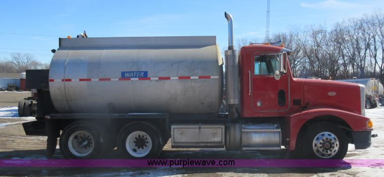 image for item J1982 1995 Peterbilt 377 water truck