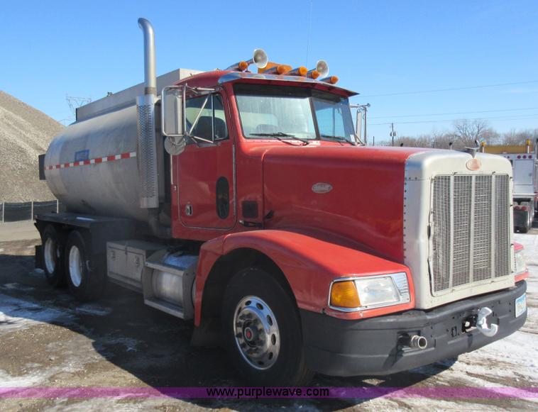 image for item J1982 1995 Peterbilt 377 water truck