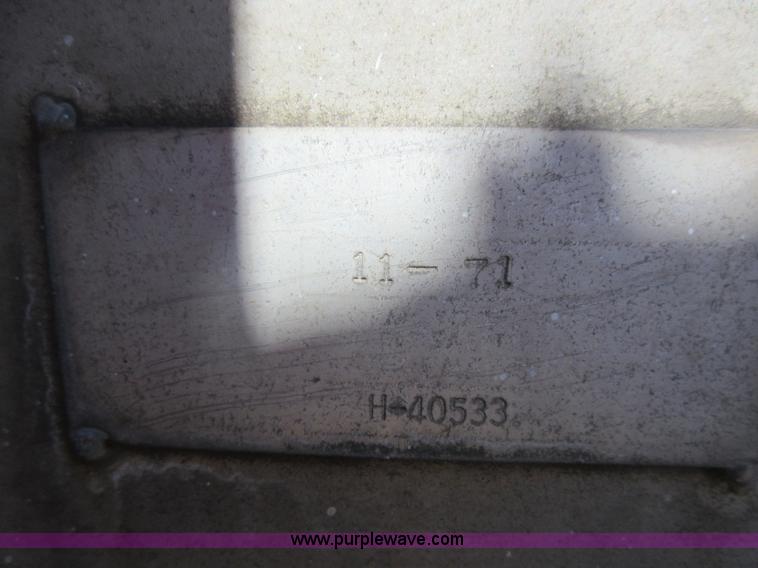 image for item J1982 1995 Peterbilt 377 water truck