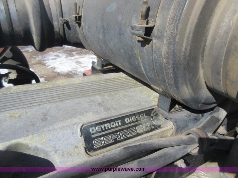 image for item J1982 1995 Peterbilt 377 water truck