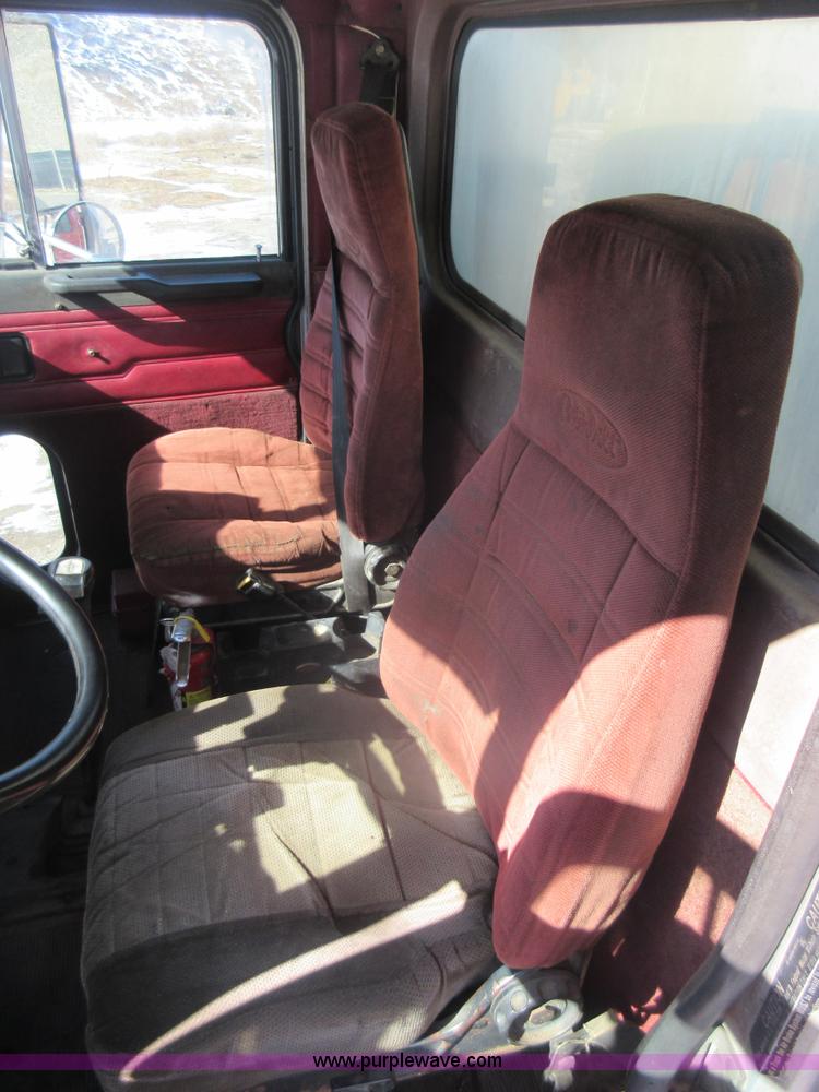 image for item J1982 1995 Peterbilt 377 water truck