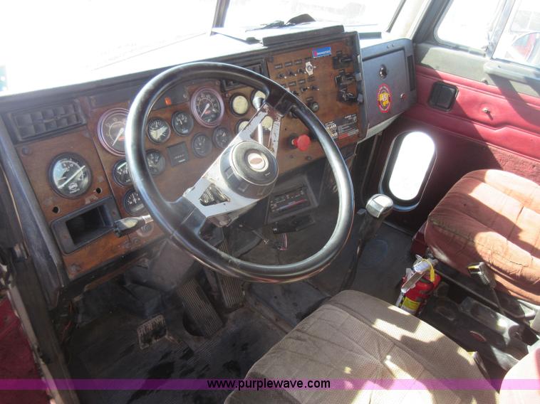 image for item J1982 1995 Peterbilt 377 water truck