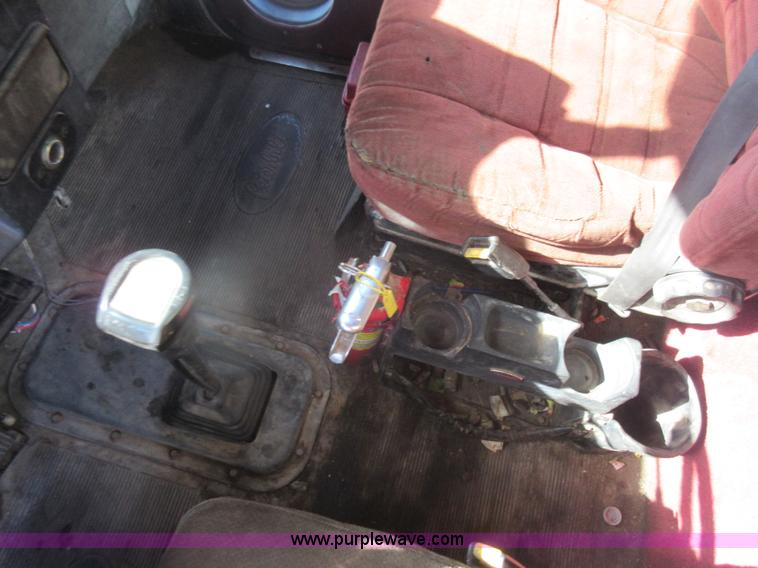 image for item J1982 1995 Peterbilt 377 water truck